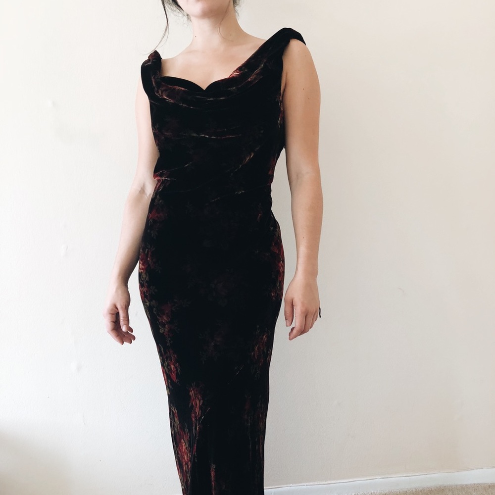 RALPH LAUREN ELEGANT VELVET EVENING GOWN